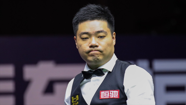 首当其冲受 首当其冲受