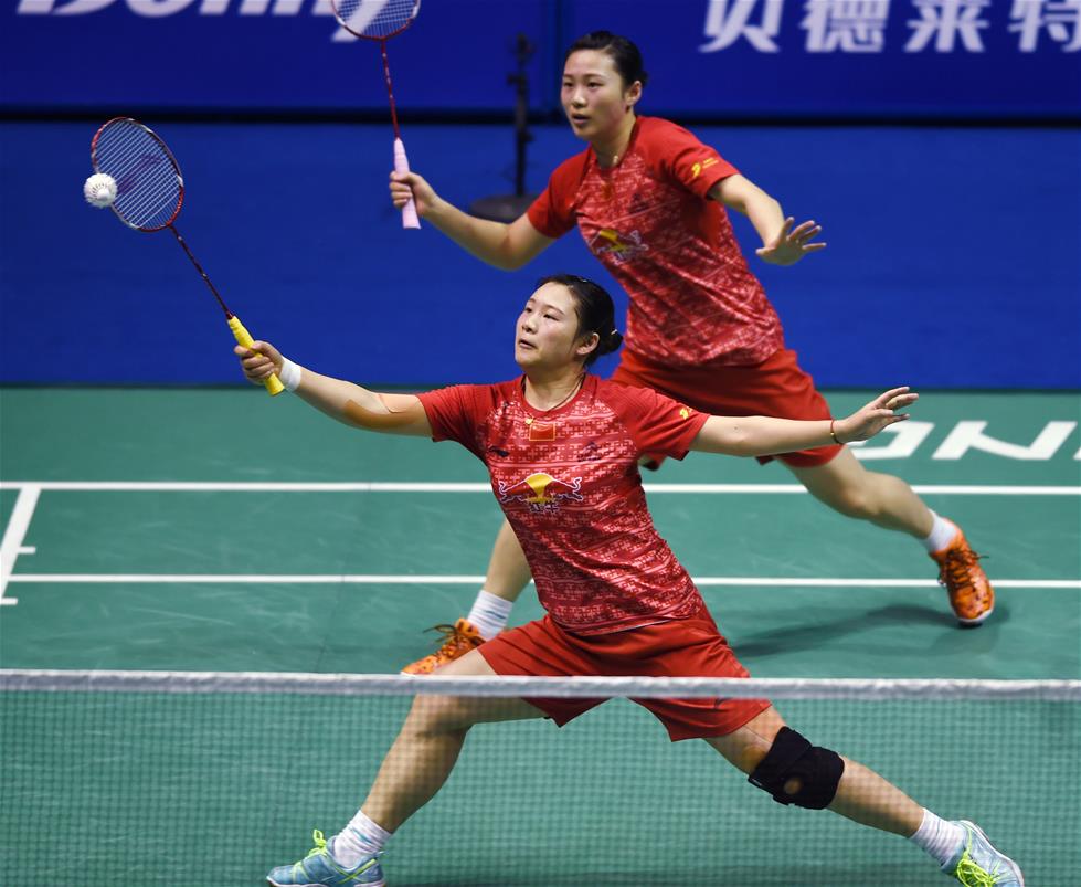 工作人员和 工作人员和